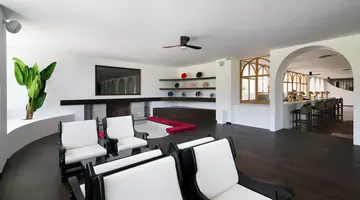 KASSANDRA PALACE