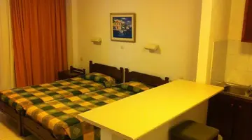 KASSAVETIS CENTER - HOTEL STUDIOS & APARTMENTS