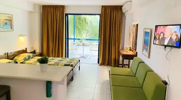 KASSAVETIS CENTER-HOTEL STUDIOS & APTS