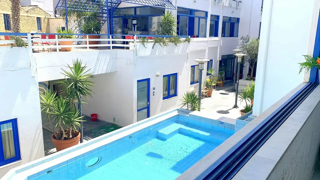 KASSAVETIS CENTER-HOTEL STUDIOS & APTS