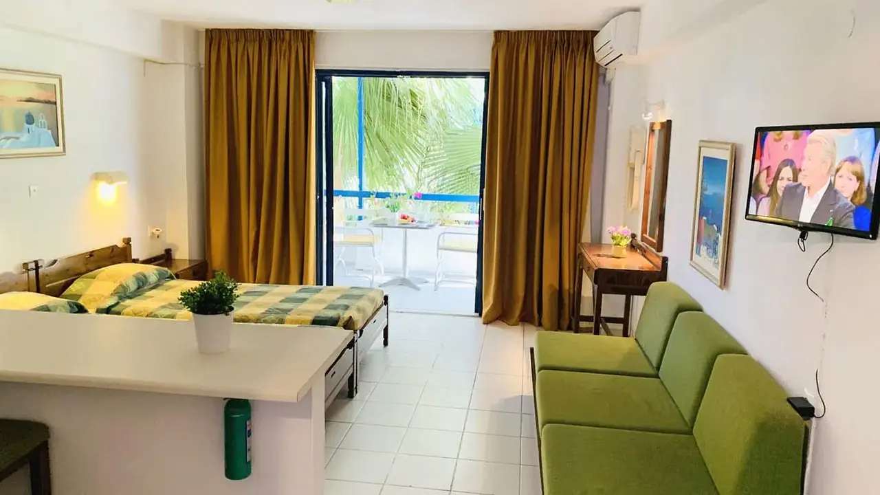 KASSAVETIS CENTER-HOTEL STUDIOS & APTS