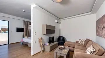 Katrin Suites