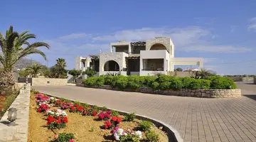 Kavos Hotel