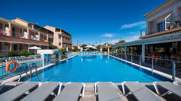 Kavos Plaza