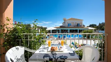 Kavos Plaza