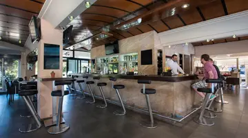 Kavos Plaza