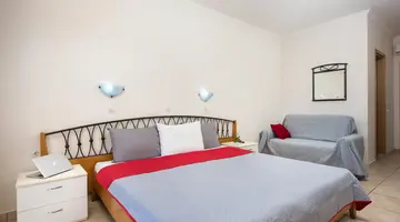 Kavos Plaza