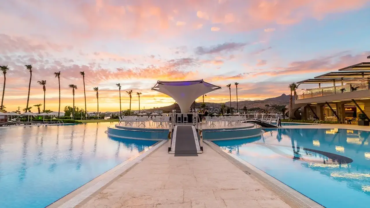 KEFALUKA RESORT
