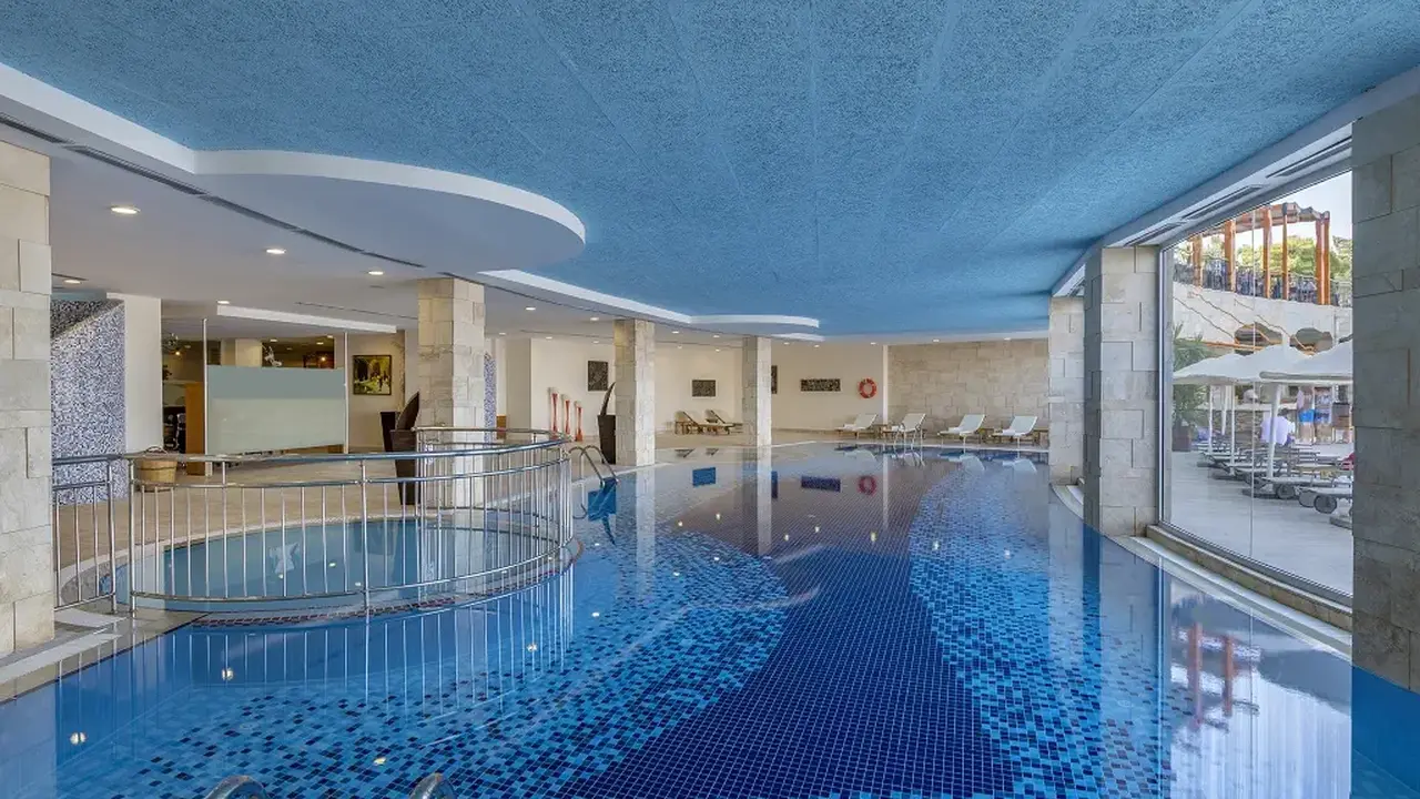 KEFALUKA RESORT