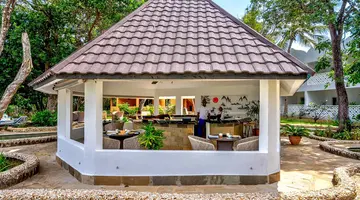 Kenijskie trio + The Sands at Chale
