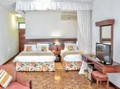 Kenijskie trio+ Travellers Beach Hotel & Club