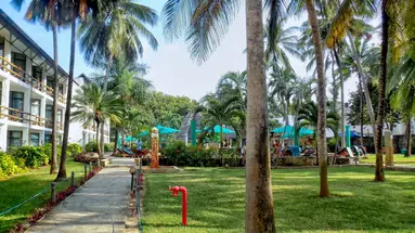 Kenijskie trio+ Travellers Beach Hotel & Club