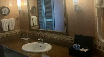 Kenya Bay Beach Hotel