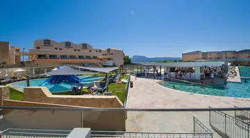 Kiani Beach Resort Family