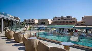 Kiani Beach Resort Family