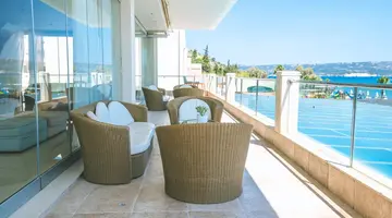 Kiani Beach Resort