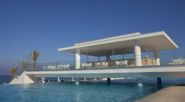 King Evelthon Beach Hotel and Resort