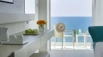 King Evelthon Beach Hotel and Resort