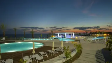 King Evelthon Beach Hotel & Resort