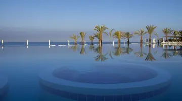 King Evelthon Beach Hotel & Resort