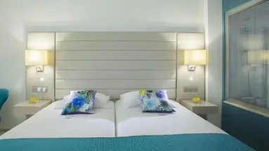 King Evelthon Beach Hotel & Resort