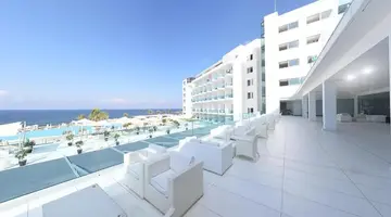 King Evelthon Beach Hotel & Resort