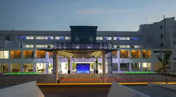 KING EVELTHON BEACH HOTEL & RESORT