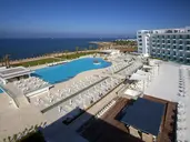 KING EVELTHON BEACH HOTEL & RESORT