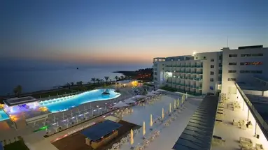 King Evelthon Beach Hotel & Resort