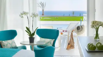 King Evelthon Beach Hotel & Resort