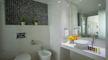 King Evelthon Beach Hotel & Resort