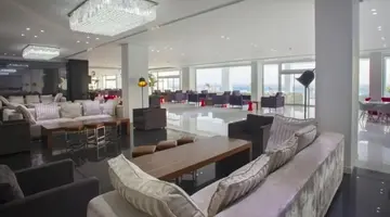 King Evelthon Beach Hotel & Resort