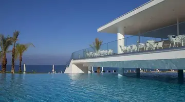 King Evelthon Beach Hotel & Resort