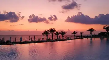 King Evelthon Beach Hotel & Resort