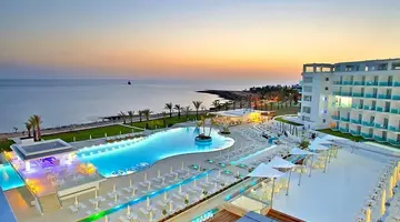 King Evelthon Beach Hotel & Resort