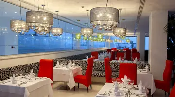 KING EVELTHON BEACH HOTEL & RESORT