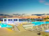 King Evelthon Beach Hotel & Resort