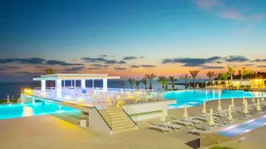 King Evelthon Beach Hotel & Resort