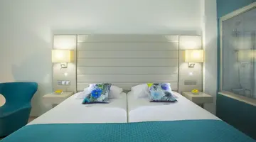King Evelthon Beach Hotel & Resort