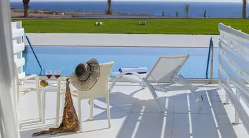 KING EVELTHON BEACH HOTEL & RESORT
