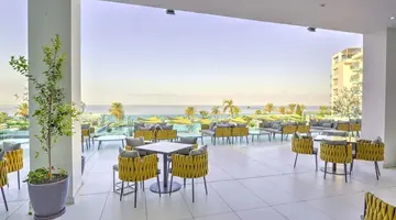 King Evelthon Beach Hotel & Resort