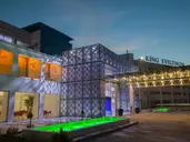 KING EVELTHON BEACH HOTEL & RESORT