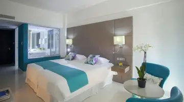 King Evelthon Beach Hotel & Resort
