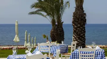 King Evelthon Beach Hotel & Resort