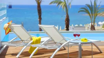King Evelthon Beach Hotel & Resort