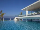 King Evelthon Beach Hotel & Resort