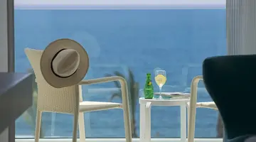 King Evelthon Beach Hotel & Resort