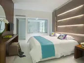 King Evelthon Beach Hotel & Resort