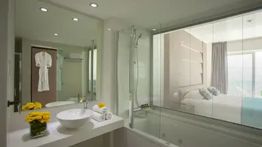 King Evelthon Beach Hotel & Resort