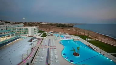 King Evelthon Beach Hotel & Resort
